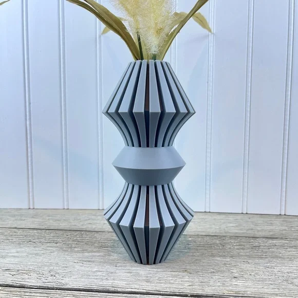 The Korin Vase, Flower Vase, Dried Flowers, Modern Design, 7”