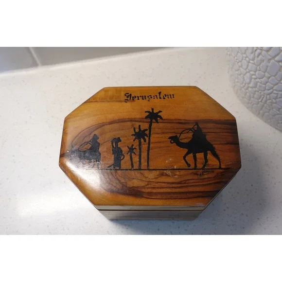 Vintage Jerusalem‎ Olive Wood Trinket Box Octagon Silhouette Palms Souvenir