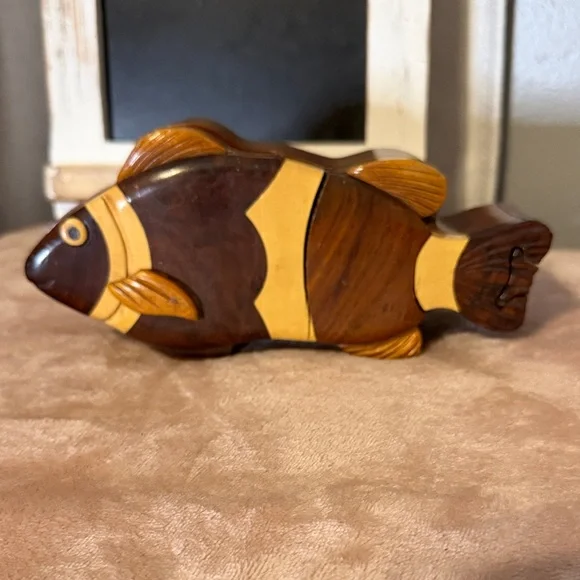 Vintage Wooden clownfish puzzle box- Brown and Tan