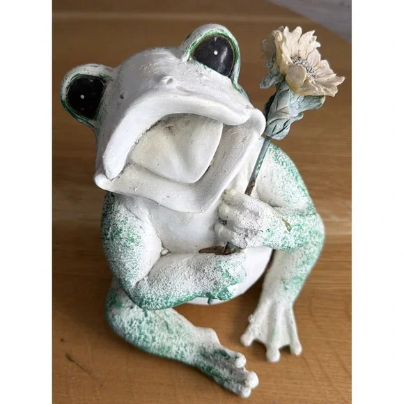 Vintage Outdoors Garden Plastic Frog Holding Flower (needs Re Painted )