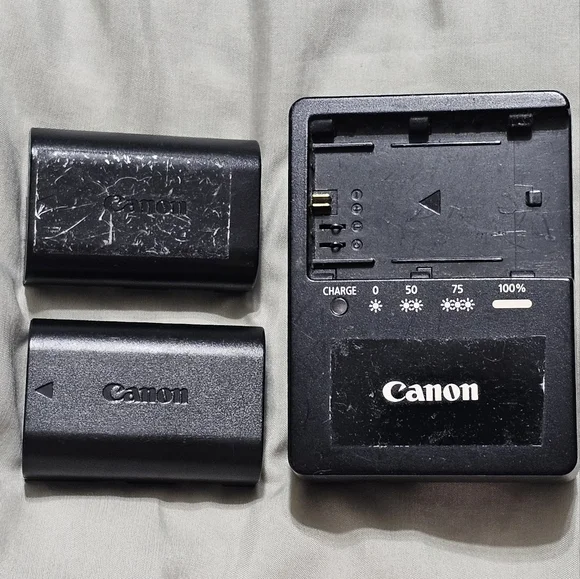 Canon LC-E6 Charger + 2 LPE-6 Batteries