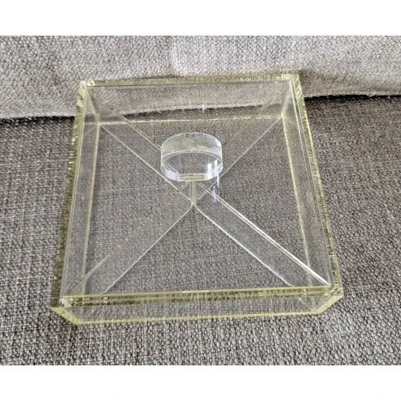 Vintage Lucite Organizer Box With Thick Stylized Knob On Lid 8 In Square