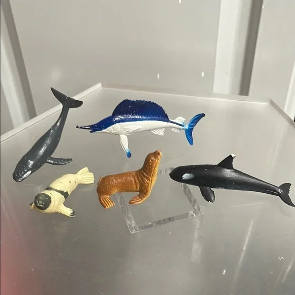 PVC Plastic Marine Animal Figurine Set - Blue, Black, Brown 5 pc