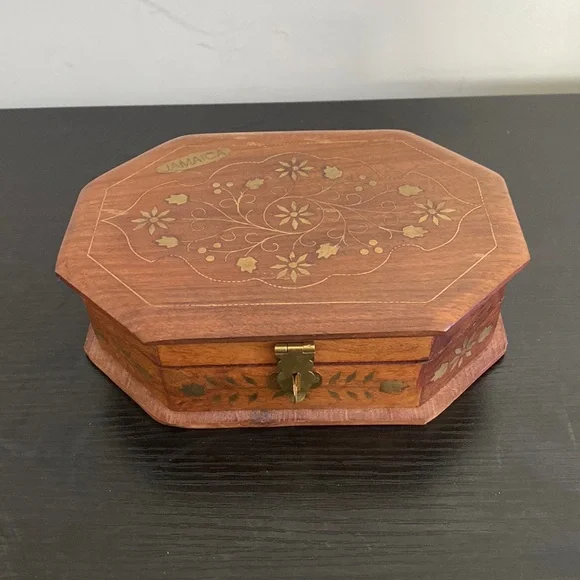Cute Jamaica Jewelry Box