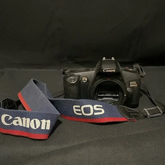 Canon EOS Revel G 35mm film camera with case.