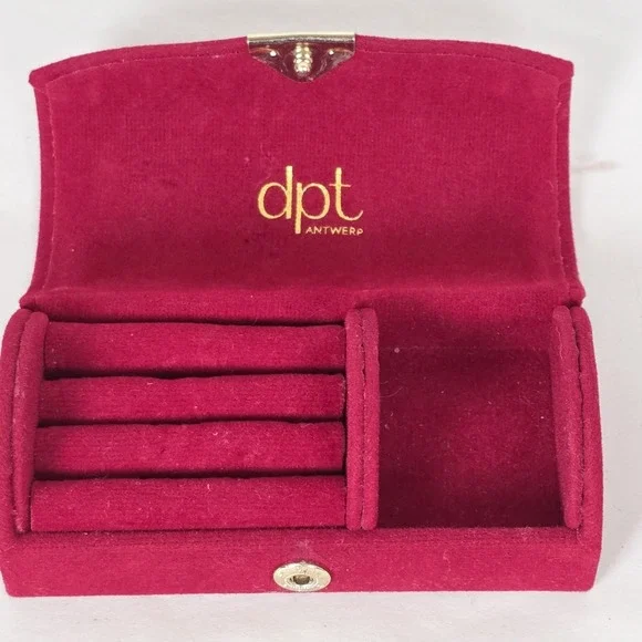 DPT Vintage Red Velvet Travel Jewelry Box Case Clamshell Style Lined 4x2.25‎ In