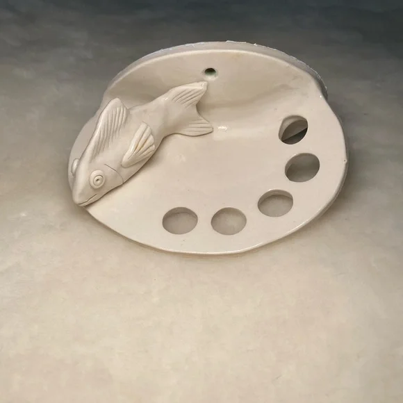 Ceramic Fish-Shaped toothbrush holder