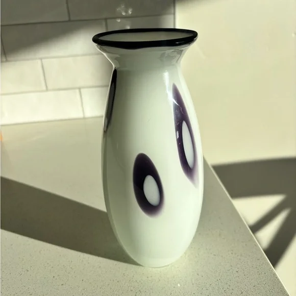 Margie's Garden Creative Artisans Hand Blown Glass Vase White Amethyst 8.25