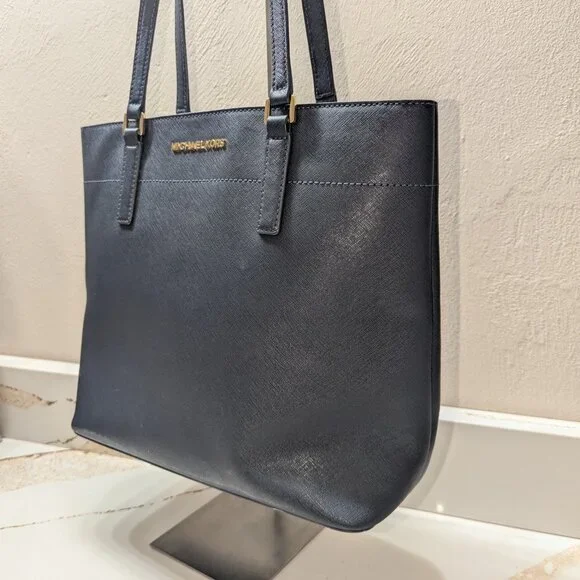 Michael Kors Navy Tote. Official Michael Kors in EUC.