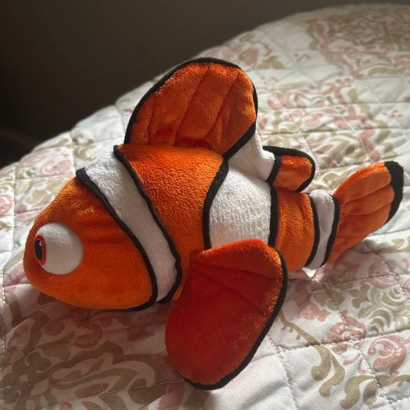 NEMO Disney Vibrant Orange and White Clownfish Aquarium Decor