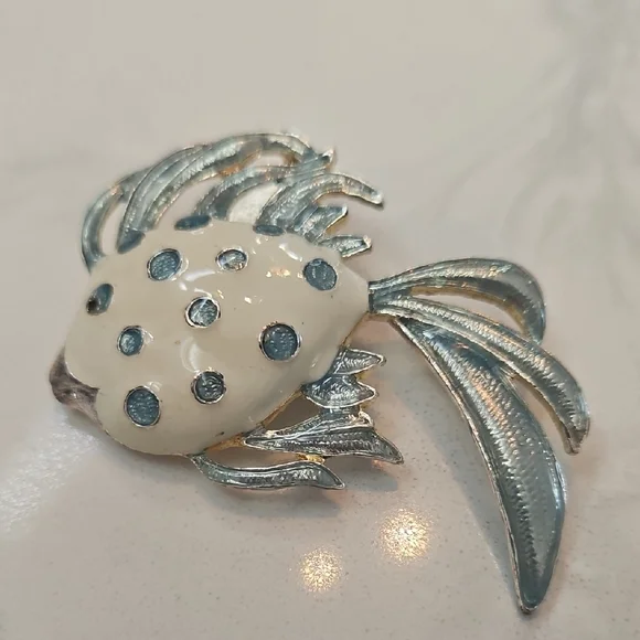 Elegant Cream and Silver Fish Ornament