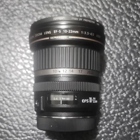 Canon EF-S 10-22mm f/ 3.5-4.5 Black and Gray Ultrasonic Lens