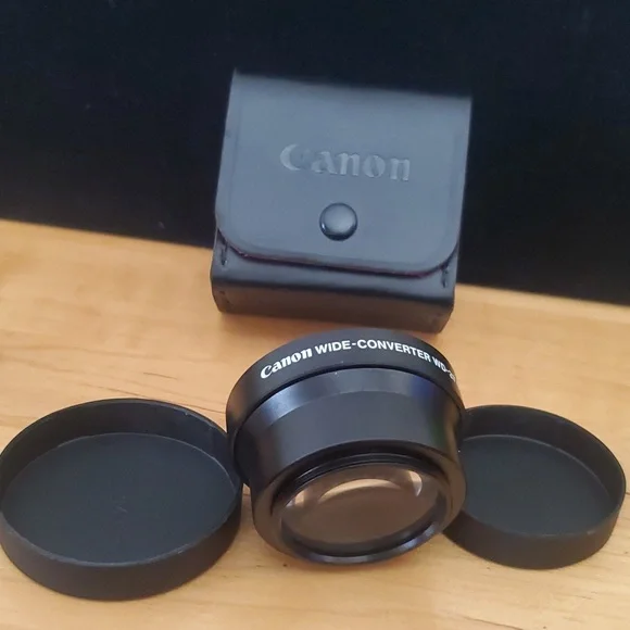 Canon Wide-Converter WD-37 0.75X With Case