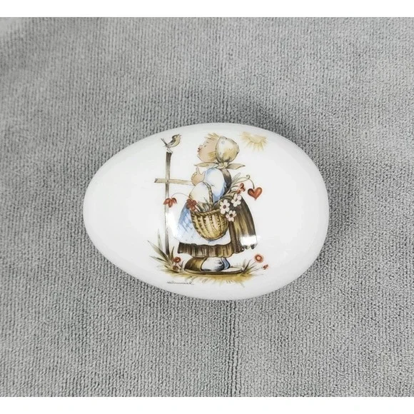 Vtg Sister Berta Hummel Original Porcelain Egg Shape Trinket/Jewelry Box