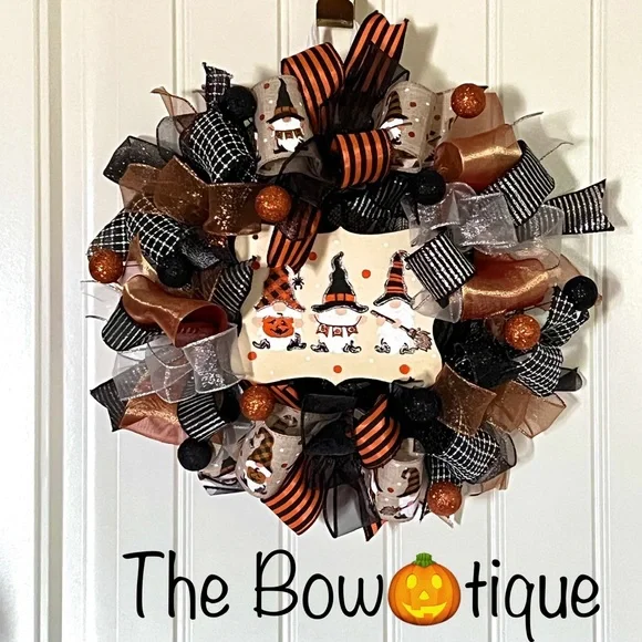 13 inch Halloween Ribbon Wreath Black & Linen Gnome MW12