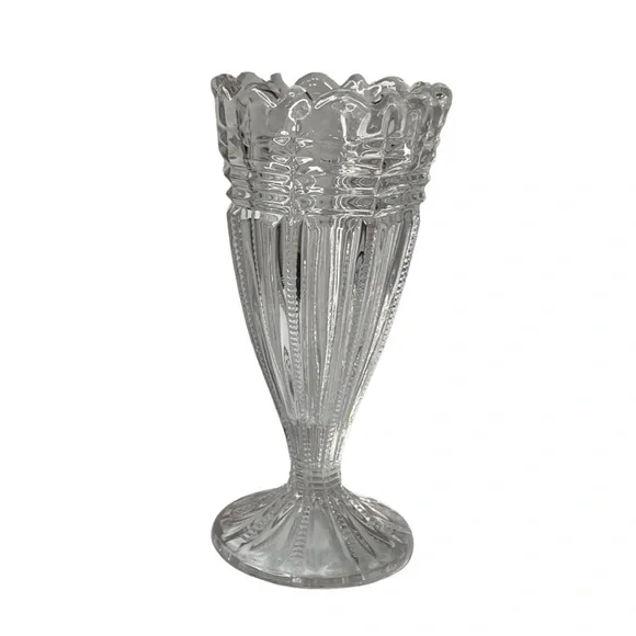 Antique EAPG Bryce “Paris” vase with vertical panels‎ and zipper cross 6.5”.