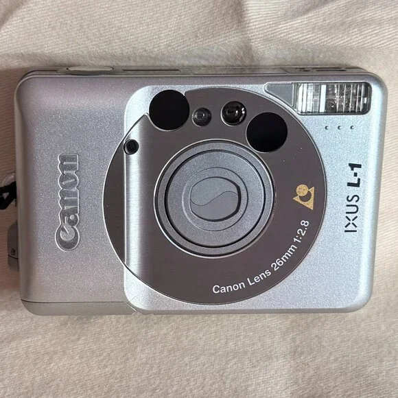 Canon IXUS L-1 compact APS Vintage film camera