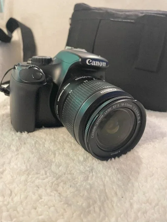 Canon EOS Rebel T5 Digital SLR BUNDLE w/ 18-55mm IS II Lens w/ acc - read below