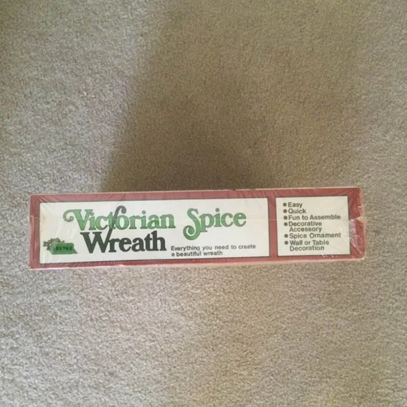 Vintage Christmas Victorian Spice Wreath Craft Kit NEW 19” Diameter