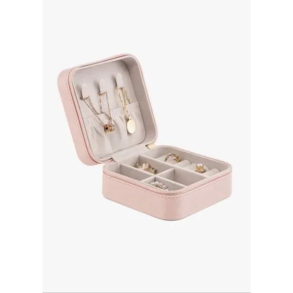 VLANDO Light Pink Faux Leather Travel Jewelry Case