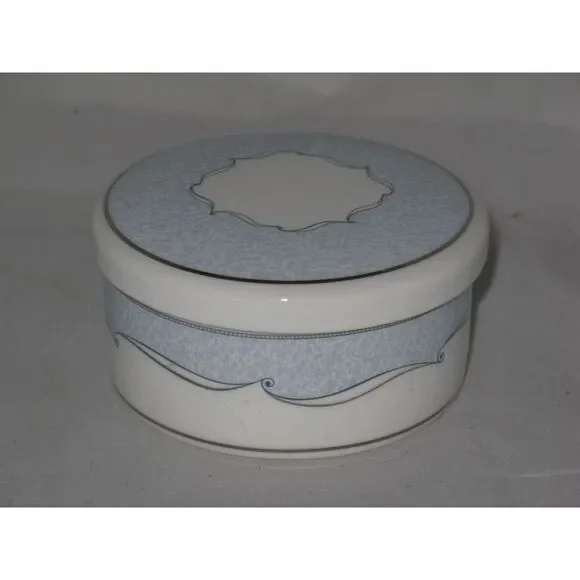 Wedgwood Venice‎ Ring Box w/ Lid Trinket Dresser Bowl