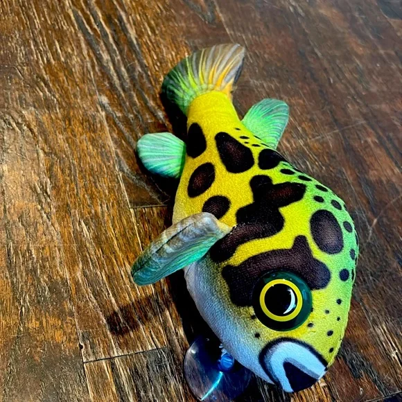 Pufferfish suction cup stuffed friend like new
