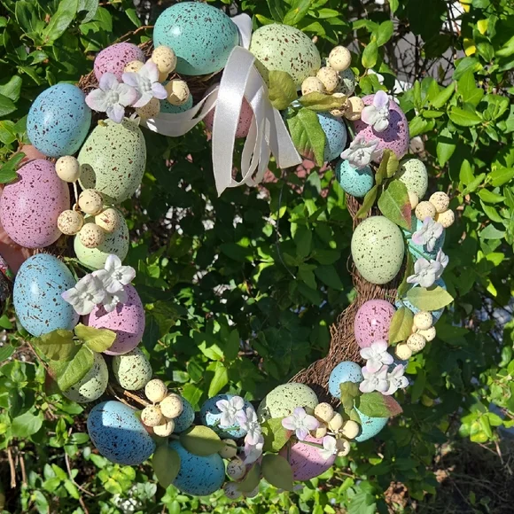 Colorful Easter Egg Wreath with Flowers EUC Distressed