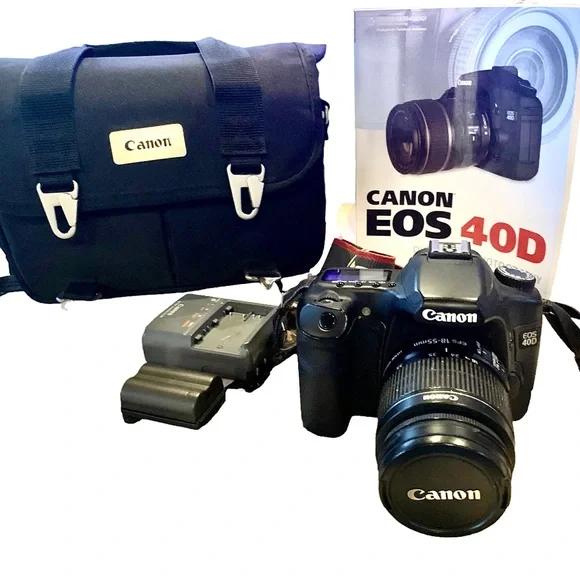 Canon EOS 40D 10.1MP Digital SLR Camera - Black (Kit w/ EF-S IS 18-55mm Lens)