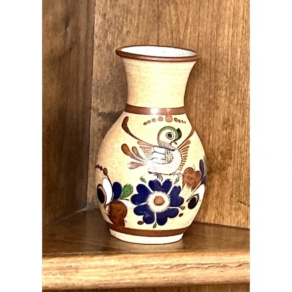 Mexican pottery‎ vase