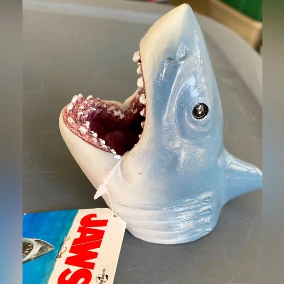 Jaws Swim Thru Shark Head Horror Movie Figure BRAND NEW scary Aquarium Ornament
