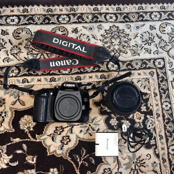 Canon EOS 30D Digital SLR Camera Sigma 18-50mm F/2.8 EX DC Lens
