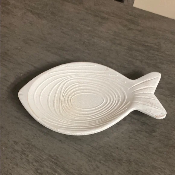 White Fish-Shaped Decorative Plate with Spiral Design