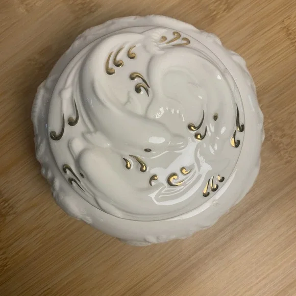 VINTAGE 1999 Lenox Fine Ivory China Dolphin Serenade Music Trinket Box WORKS