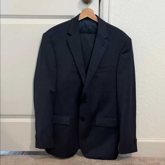 Kenneth Cole 2-piece Awearness Navy Suit 40R and 32/30 pants