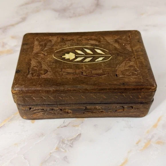 Vintage Hand Carved Wooden Jewelry Trinket Box Floral Hinged Folk‎ Art