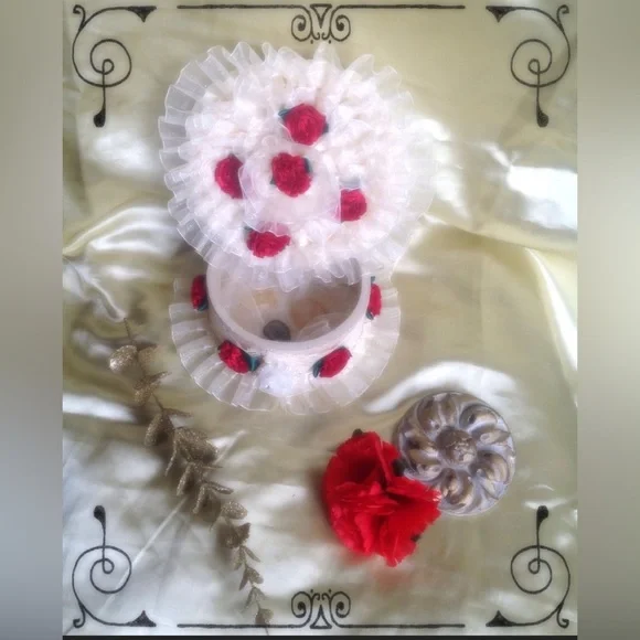 Hand Crafted Red Roses Jewelry Box