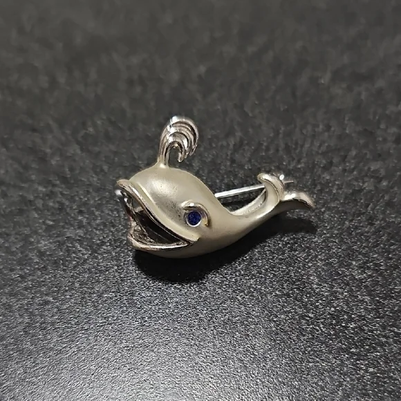 Silver Whale Fish Pin