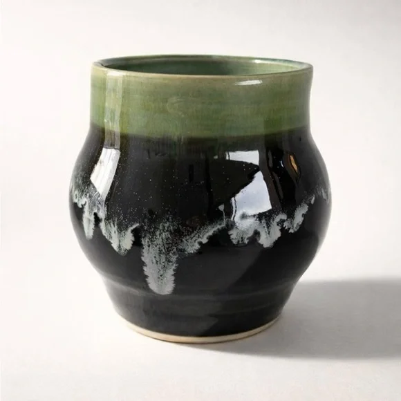 STUDIO POTTERY VASE GLOSSY GLAZE MID CENTURY COTTAGECORE JAPANDI SURFSHACK STYLE