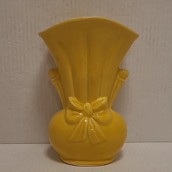 Beautiful Vintage USA Vase