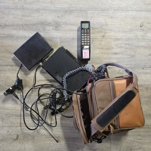 Vintage 80's Pansonic EF-6106E A mobile /car phone antenna Carrying Case READ