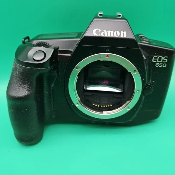 Canon EOS 650 35mm SLR‎ Film Camera Body Only Untested As Is