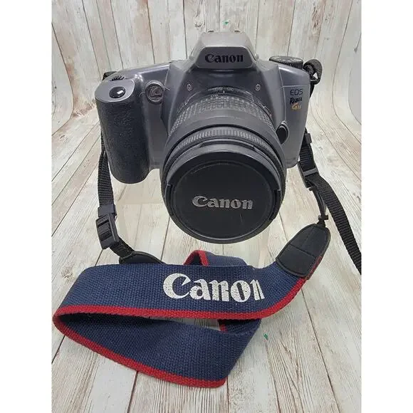 Canon EOS Rebel GII 35mm SLR Film Camera with EF 35-80mm 1:4-5.6 III Zoom Lens