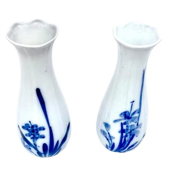Vintage Blue & White Porcelain Bud‎ Vases – Hand Painted Floral – Made in China