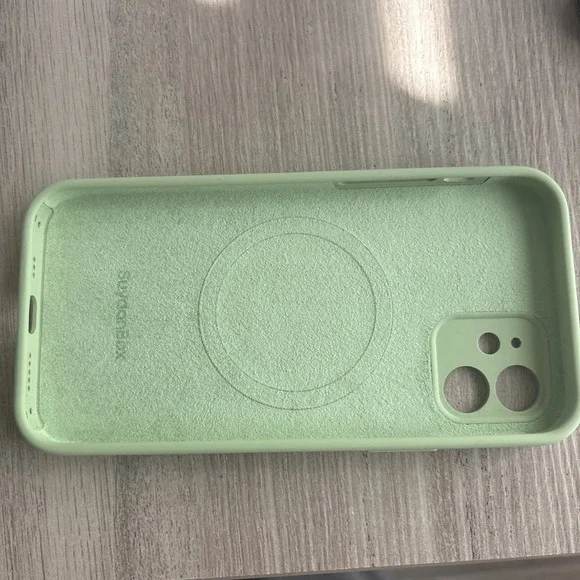 iPhone 13 Silicone Case MagSafe Compatible Shockproof