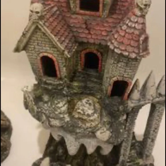 Fish tank center piece