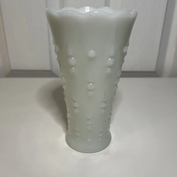 Vintage Anchor Hocking Milk Glass Vase Dots Teardrop Pattern Scalloped Edge