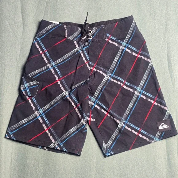 Quiksilver‎ Boys Plaid Board Shorts Size 8 Swim Trunks Black Blue Red 2540565059