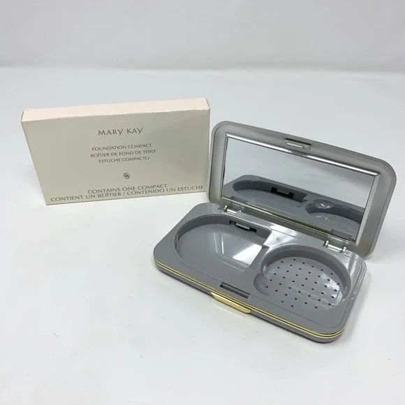 MARY KAY Foundation Compact for D Shape Foundation 869100 New In Box NIB