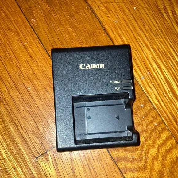 Must Go‼️ NWOT Canon Charger LC-E10E Battery. Read Description Carefully 👇