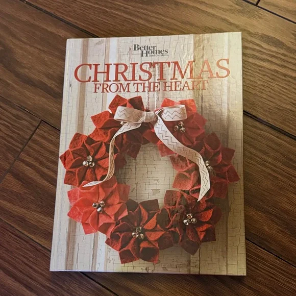 Better Homes And Gardens Red Holiday Wreath Book